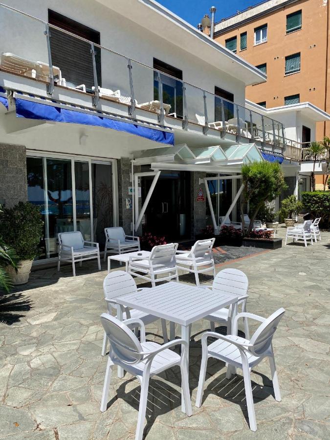 Piccolo Hotel Le Palme San Bartolomeo Al Mare Exterior photo